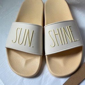 Rae Dunn SUN. SHINE. slide | yellow | size 8